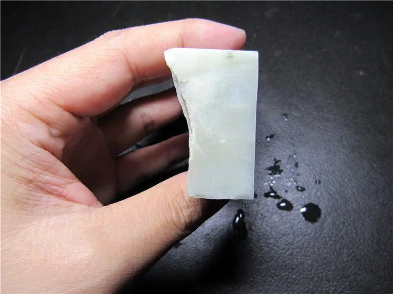 Natural Kunlun Jade Rough Nephrite Raw (133.59g, 95X40X23mm)