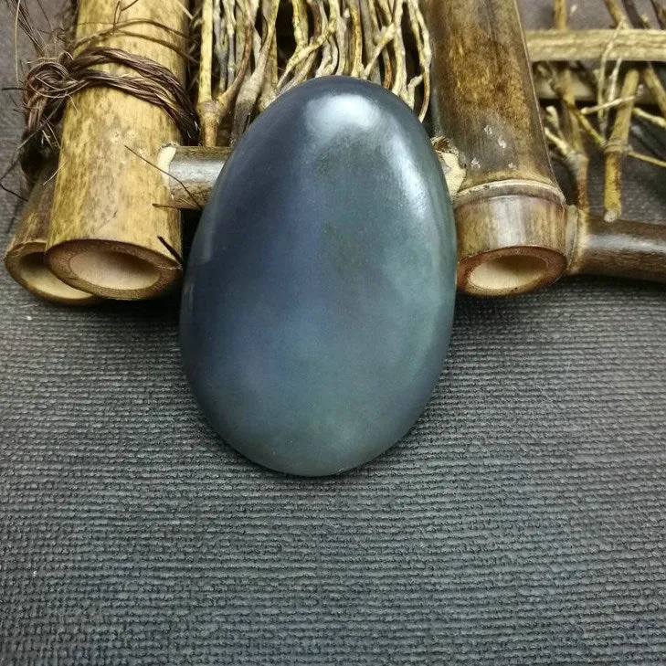 Natural Kunlun Jade Rough Nephrite Raw (46g, 5.4x3.7x1.3cm)